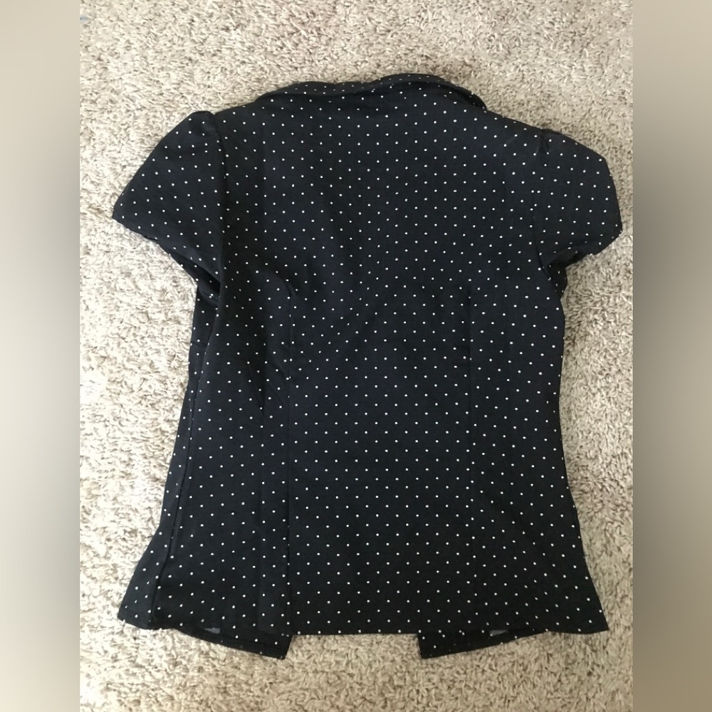 Button-Front Top with Collar - Picture 7 of 8